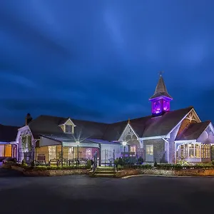 Otel Treacys Oakwood Hotel, Shannon
